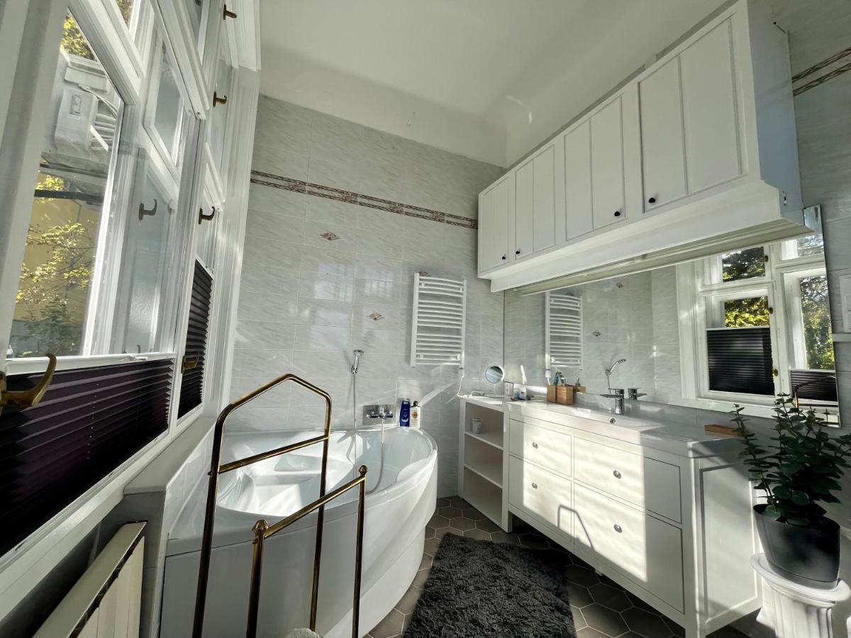 Hillside Luxury Residence Budapest With Free Garage Екстер'єр фото